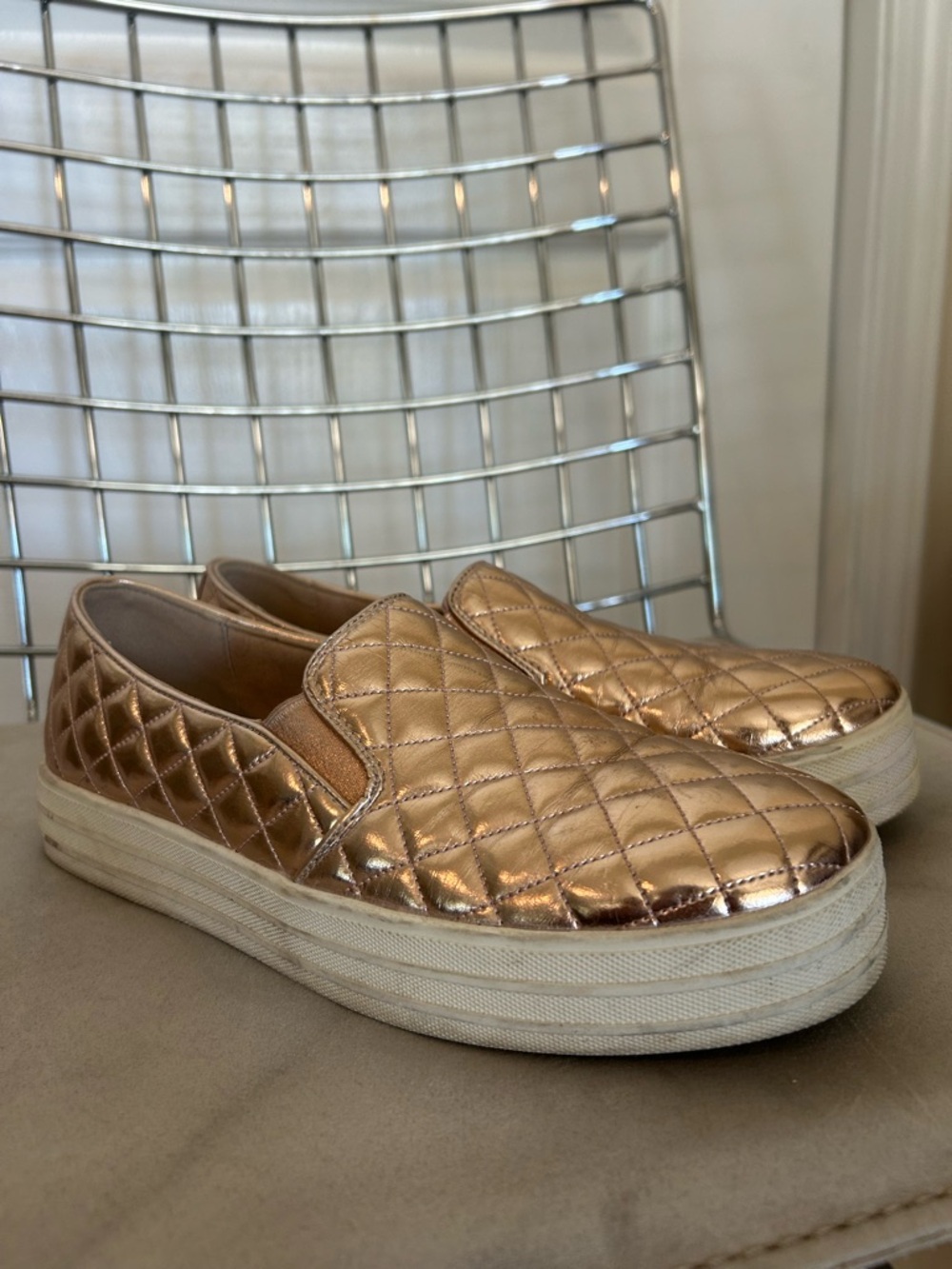 Skecher Street sneakers Memory Foam Air Cooled size 9 Gold
